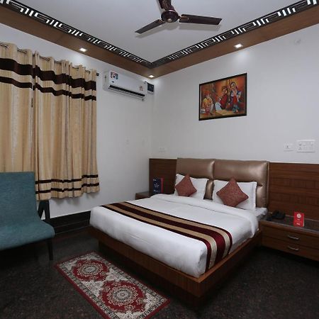 Oyo 10448 Green View Home Stay เดห์ราดุน ภายนอก รูปภาพ