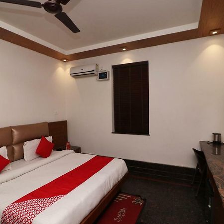 Oyo 10448 Green View Home Stay เดห์ราดุน ภายนอก รูปภาพ