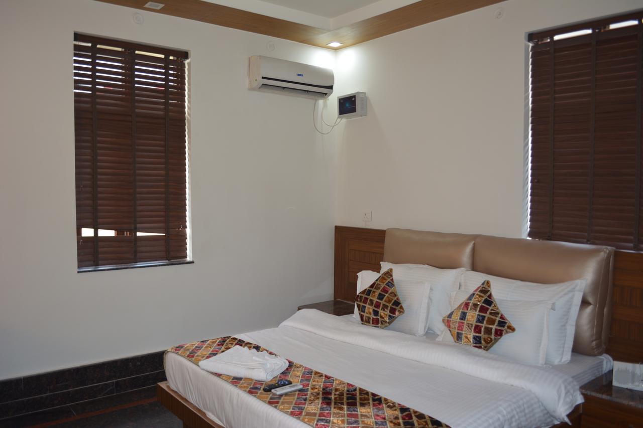 Oyo 10448 Green View Home Stay เดห์ราดุน ภายนอก รูปภาพ