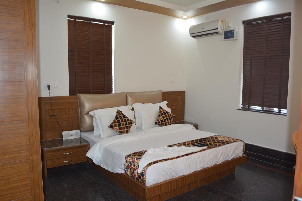 Oyo 10448 Green View Home Stay เดห์ราดุน ภายนอก รูปภาพ