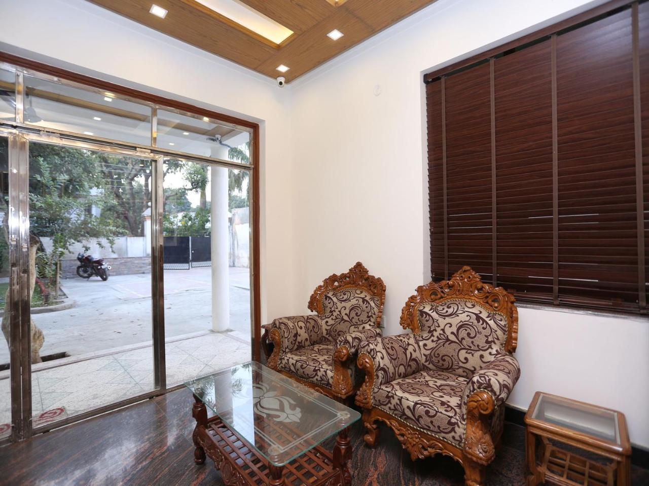 Oyo 10448 Green View Home Stay เดห์ราดุน ภายนอก รูปภาพ