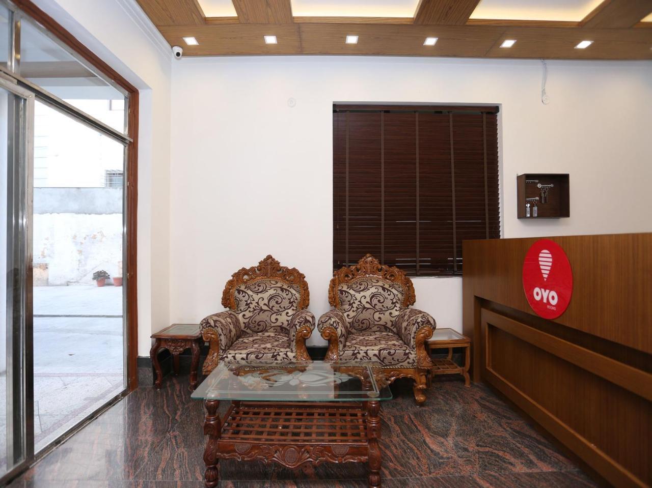 Oyo 10448 Green View Home Stay เดห์ราดุน ภายนอก รูปภาพ