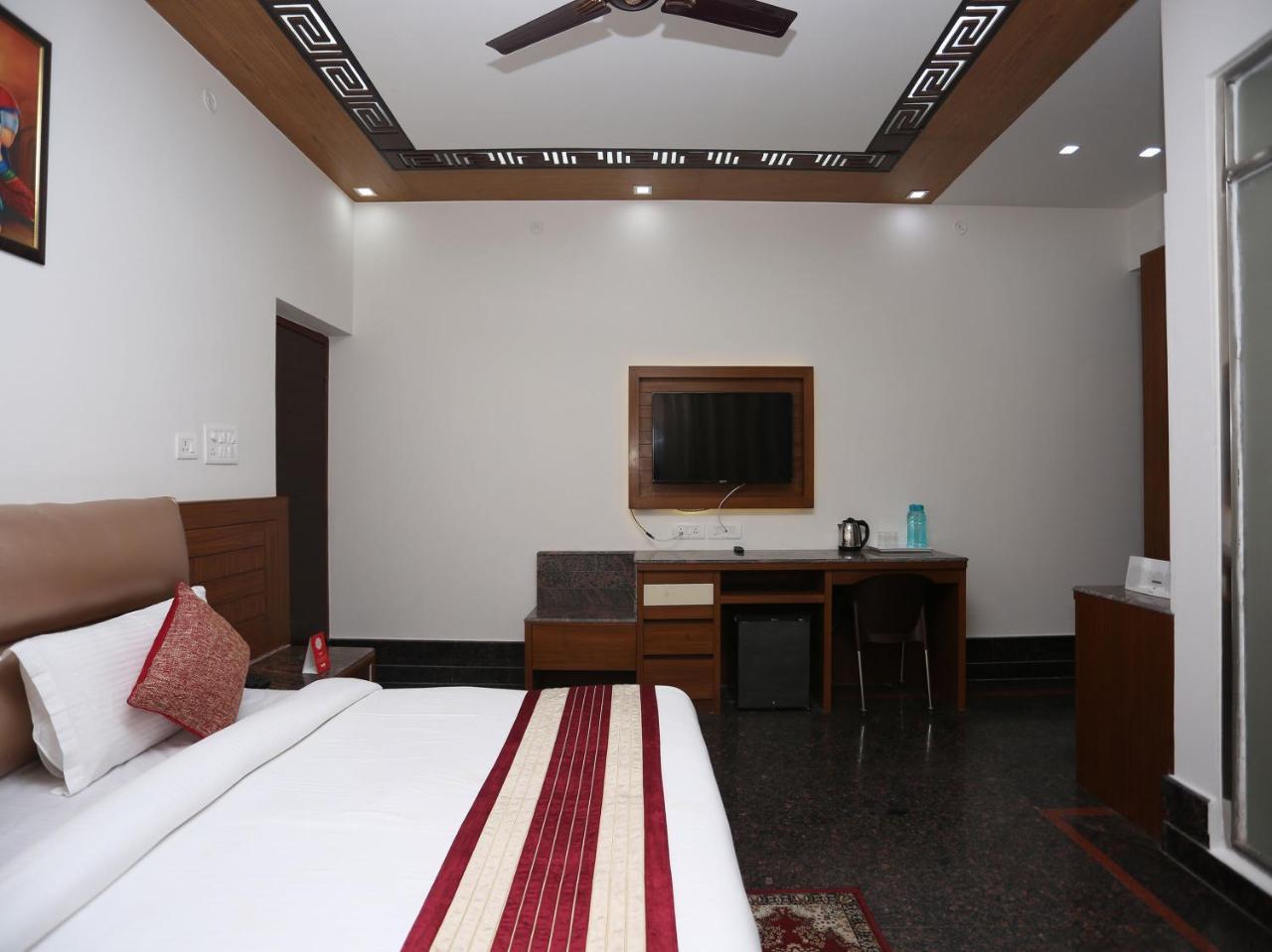 Oyo 10448 Green View Home Stay เดห์ราดุน ภายนอก รูปภาพ