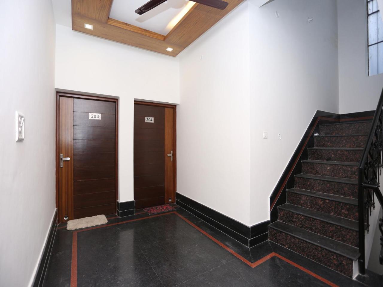 Oyo 10448 Green View Home Stay เดห์ราดุน ภายนอก รูปภาพ