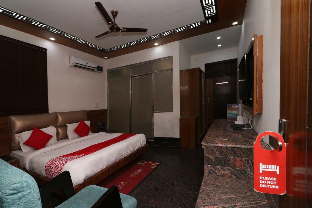 Oyo 10448 Green View Home Stay เดห์ราดุน ภายนอก รูปภาพ