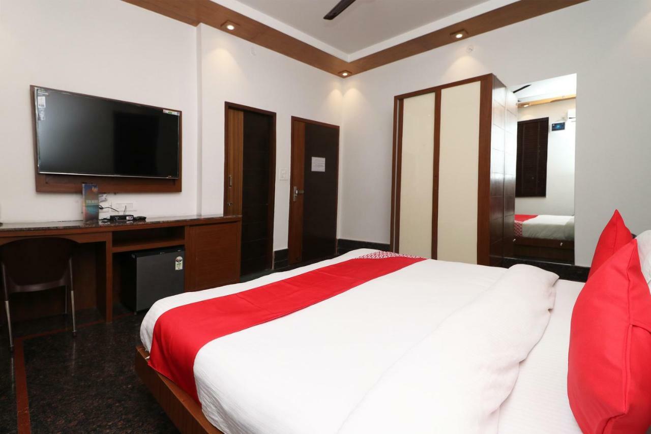 Oyo 10448 Green View Home Stay เดห์ราดุน ภายนอก รูปภาพ