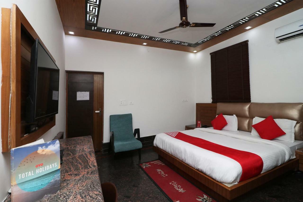 Oyo 10448 Green View Home Stay เดห์ราดุน ภายนอก รูปภาพ