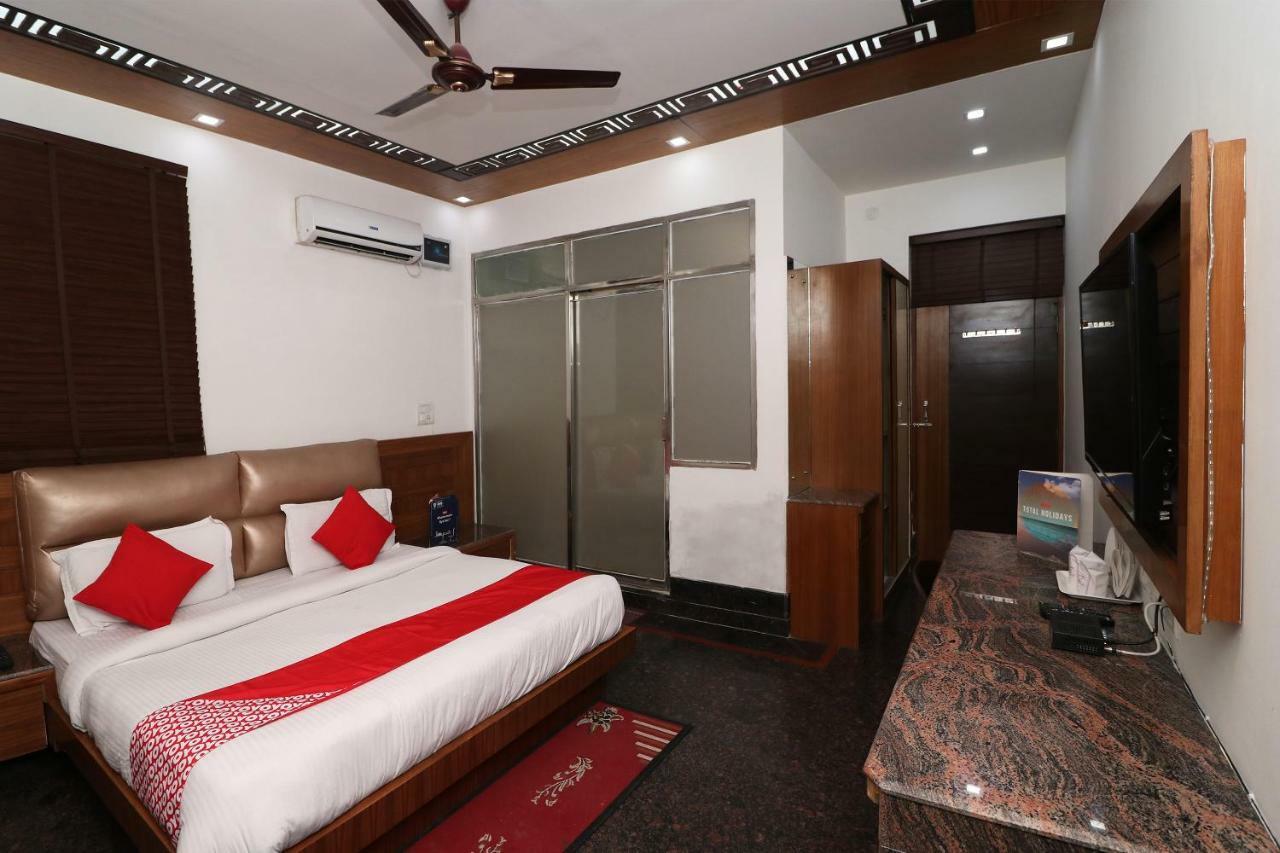 Oyo 10448 Green View Home Stay เดห์ราดุน ภายนอก รูปภาพ
