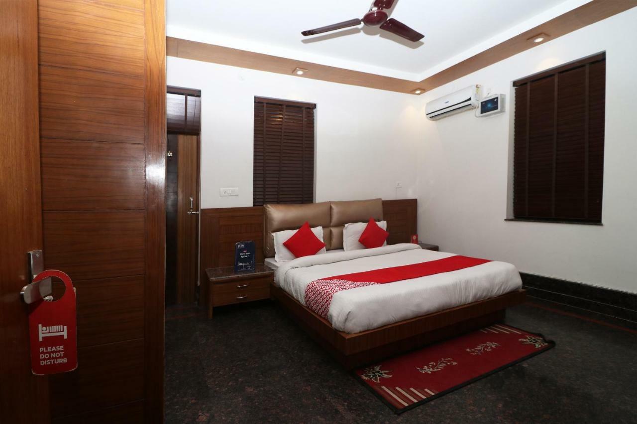 Oyo 10448 Green View Home Stay เดห์ราดุน ภายนอก รูปภาพ